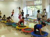 ミニトランポリン　小学生