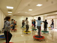 ミニトランポリン　大人